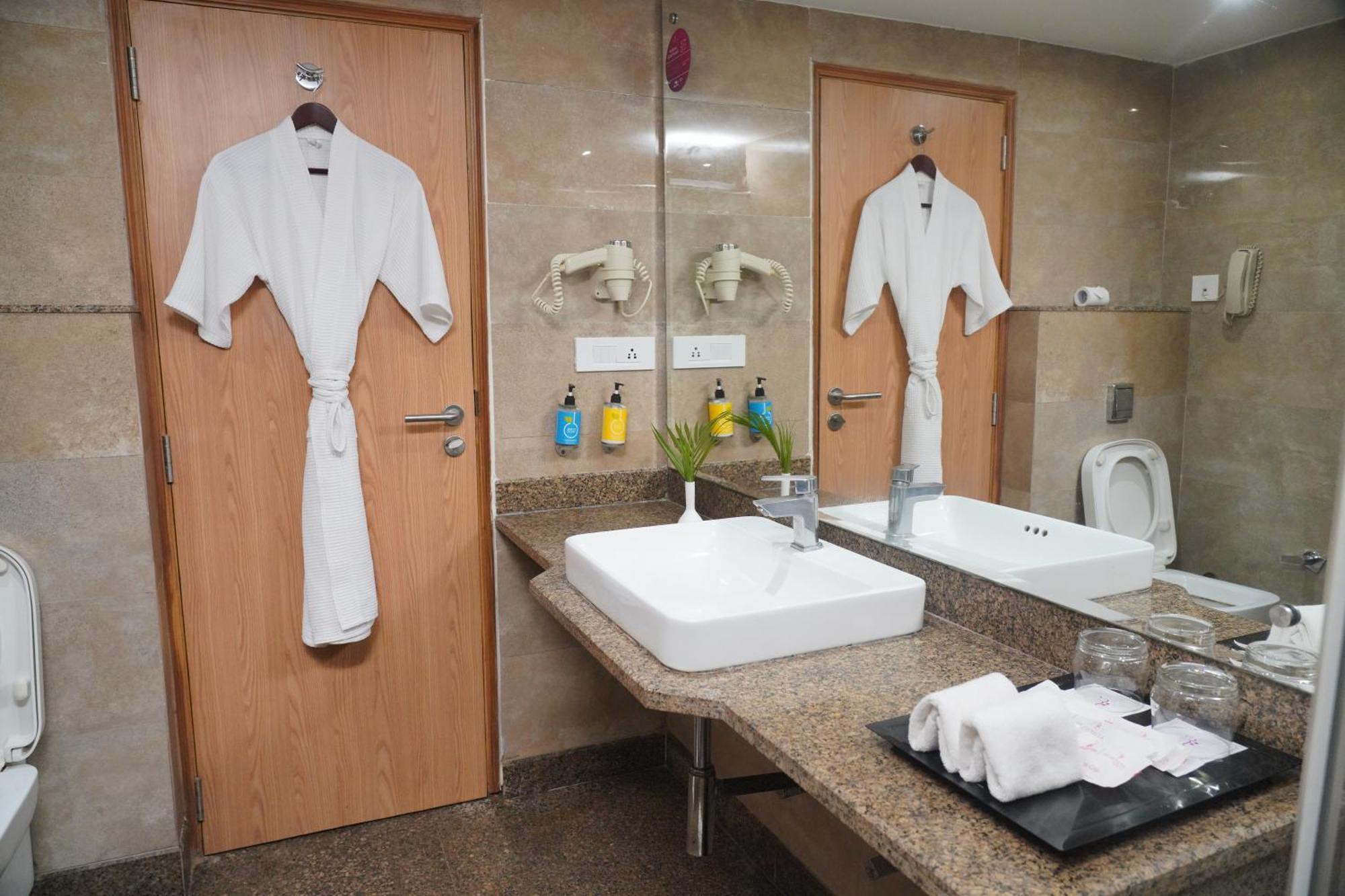 Regenta Central Cassia Zirakpur Chandigarh Экстерьер фото