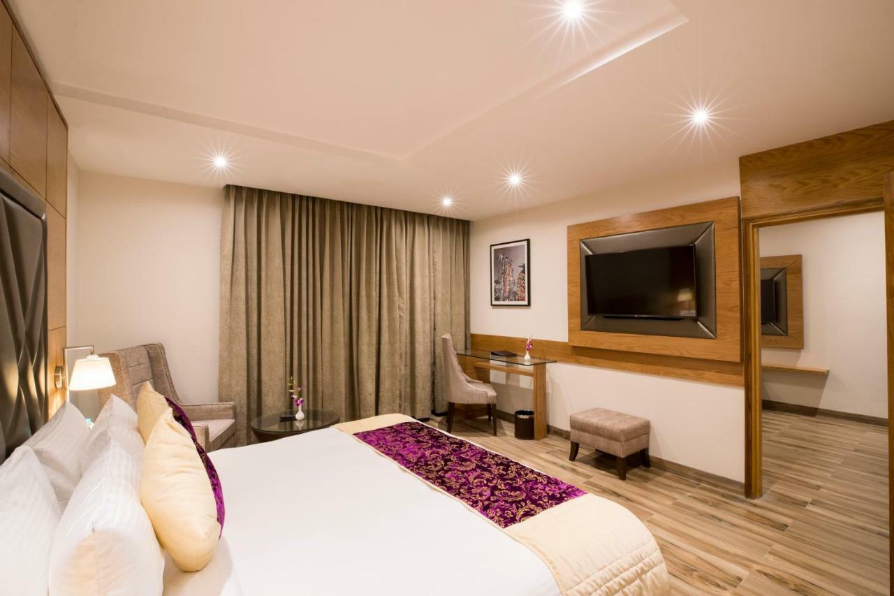 Regenta Central Cassia Zirakpur Chandigarh Экстерьер фото