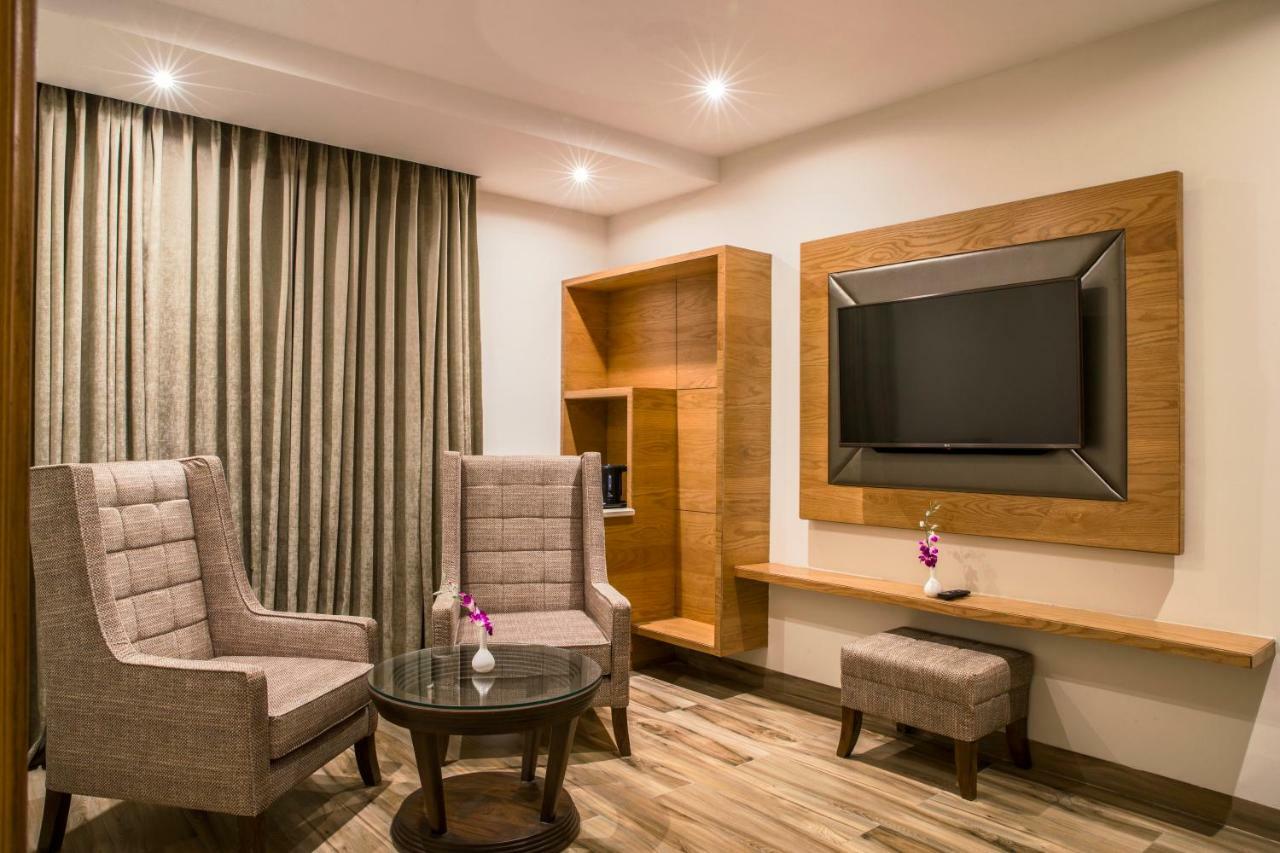 Regenta Central Cassia Zirakpur Chandigarh Экстерьер фото